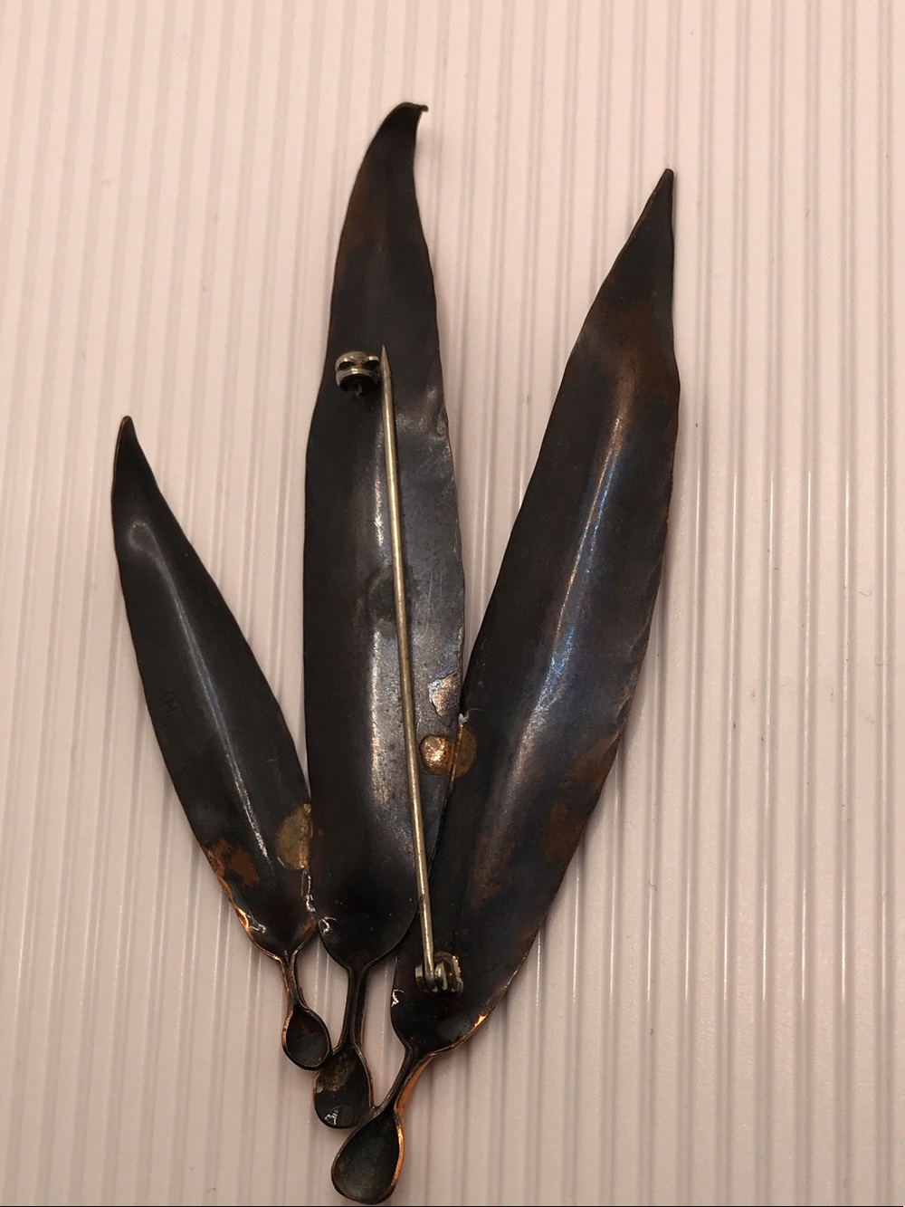 Vintage Stuart NYE Copper Feather Brooch - Picture 3 of 5